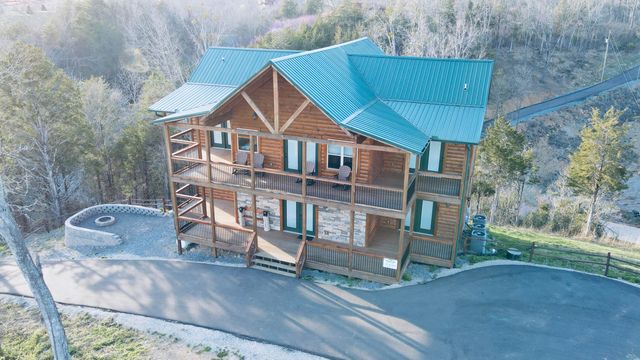 2124 Megan Ridge Drive, Sevierville, TN 37876