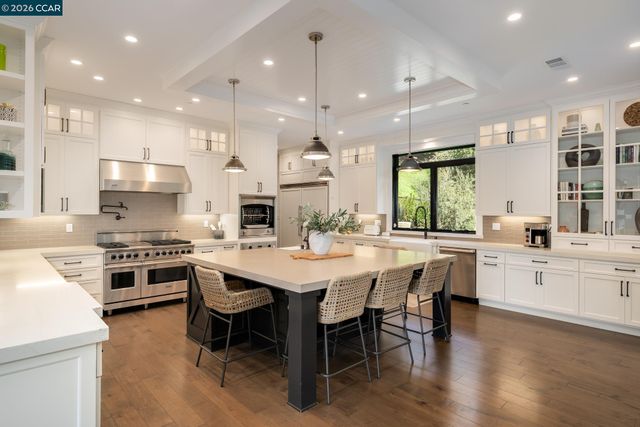 401 Legacy Dr, Alamo, CA 94507