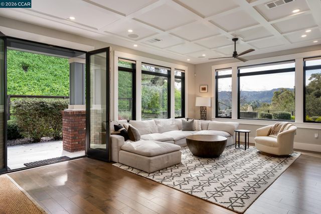 401 Legacy Dr, Alamo, CA 94507