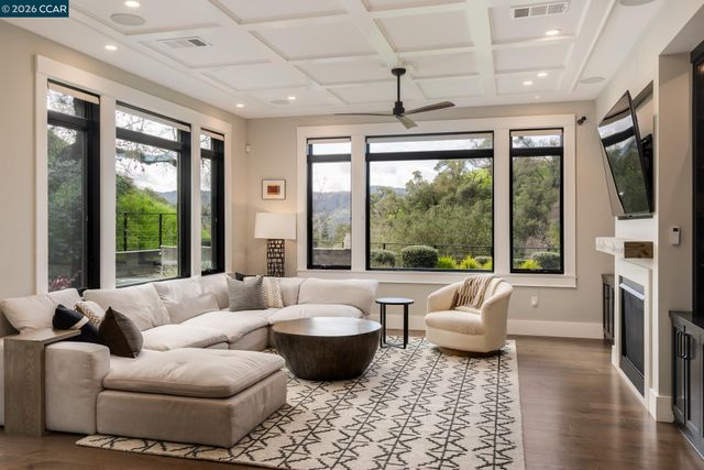 401 Legacy Dr, Alamo, CA 94507