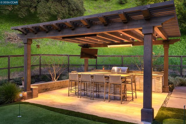 401 Legacy Dr, Alamo, CA 94507