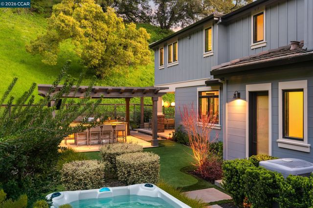 401 Legacy Dr, Alamo, CA 94507