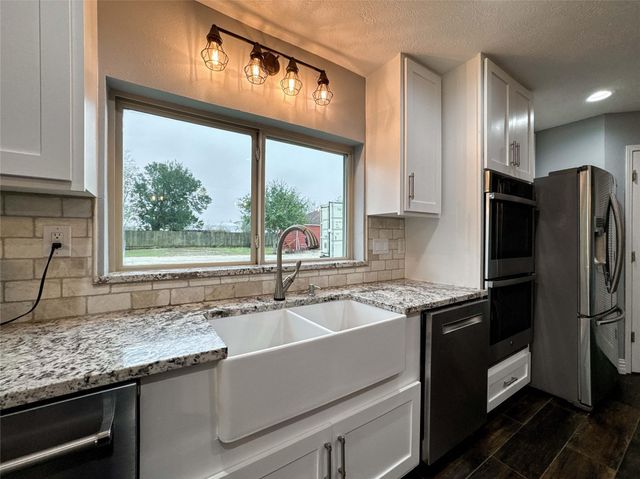 17221 N Wayne Lane, Pearland, TX 77584