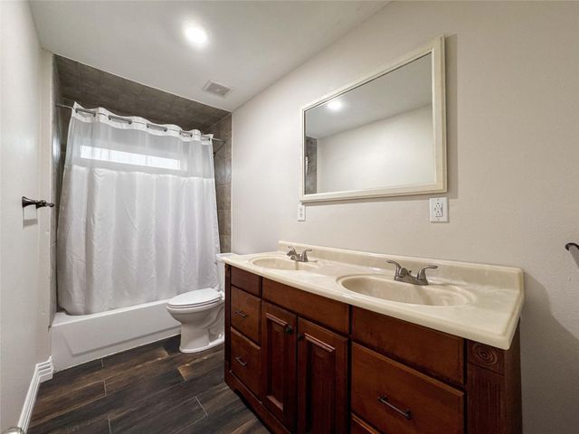 17221 N Wayne Lane, Pearland, TX 77584