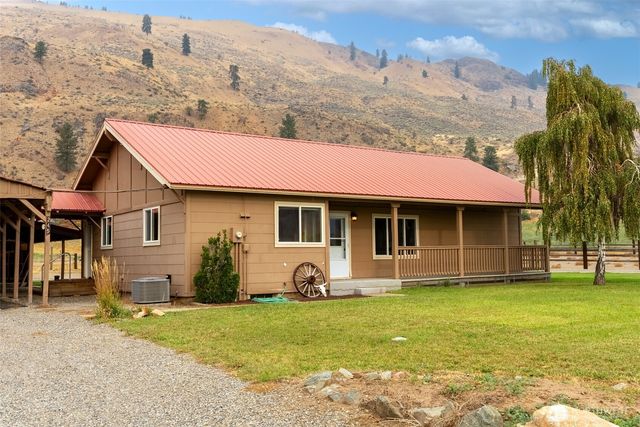 245 Twisp-Carlton Road, Twisp, WA 98856