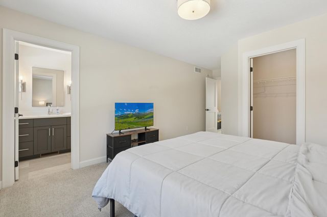 11729 Azure Circle, Inver Grove Heights, MN 55077