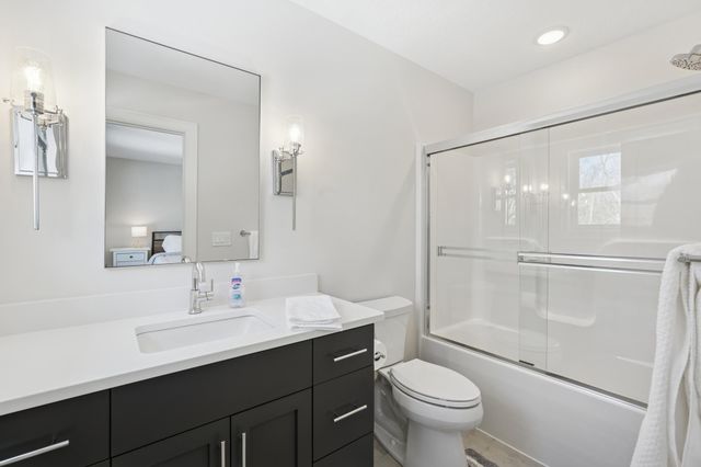 11729 Azure Circle, Inver Grove Heights, MN 55077