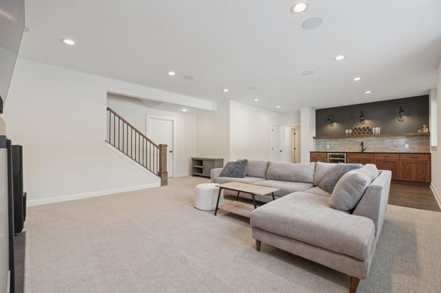 11729 Azure Circle, Inver Grove Heights, MN 55077