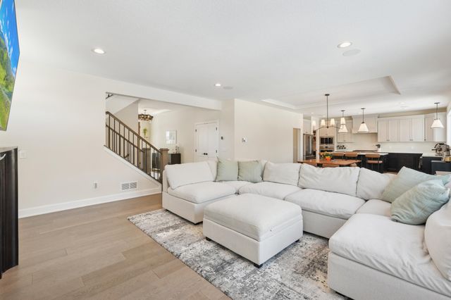 11729 Azure Circle, Inver Grove Heights, MN 55077