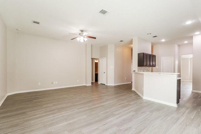 603 Lake View Drive, Montgomery, TX 77356