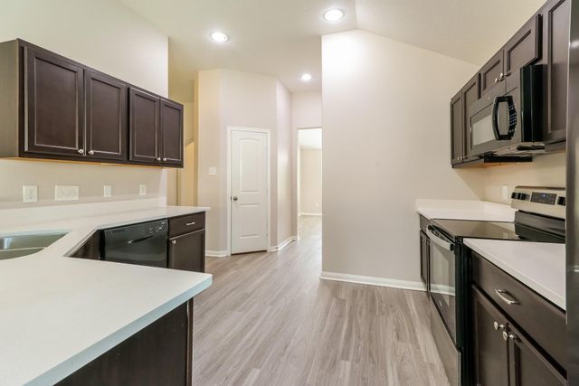 603 Lake View Drive, Montgomery, TX 77356