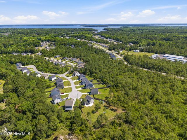 527 Everett Glades, Sneads Ferry, NC 28460