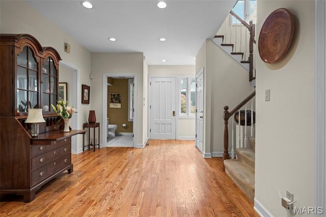 149 N Hanley Road, University City, MO 63105