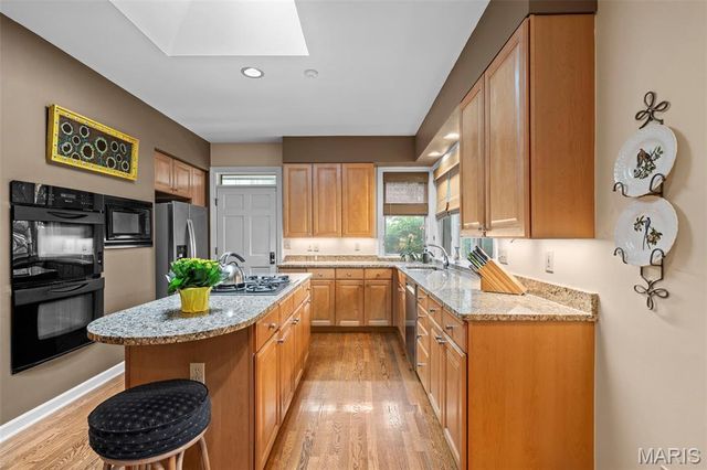149 N Hanley Road, University City, MO 63105