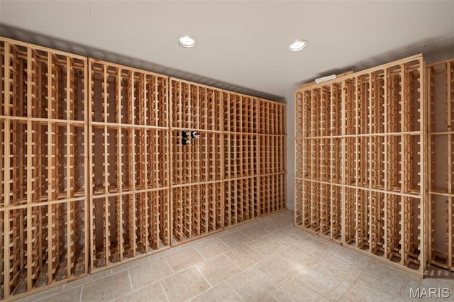 149 N Hanley Road, University City, MO 63105