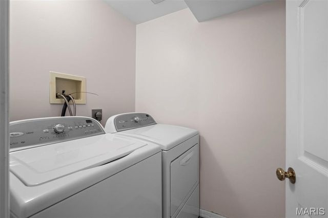 149 N Hanley Road, University City, MO 63105