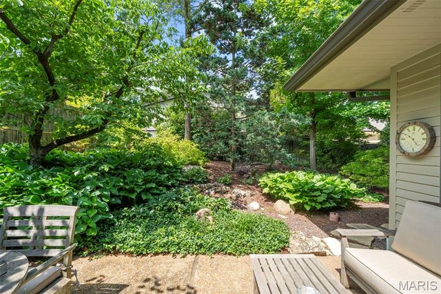 149 N Hanley Road, University City, MO 63105