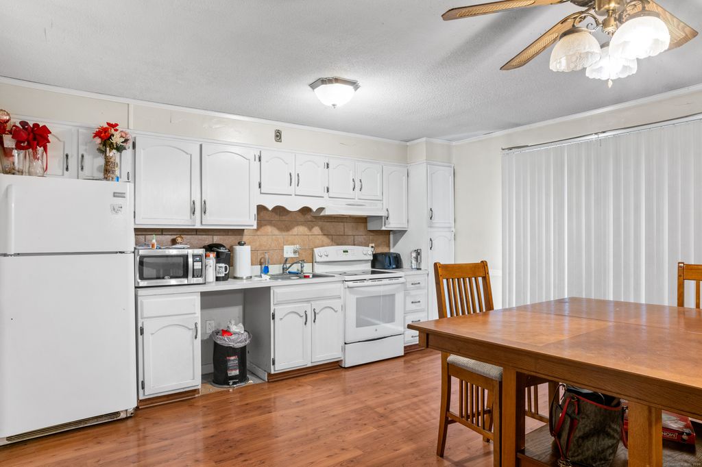 222 Judith Lane 5, Waterbury, CT 06704