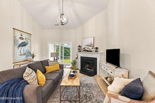 2704 Manor Court, Wilmington, NC 28405