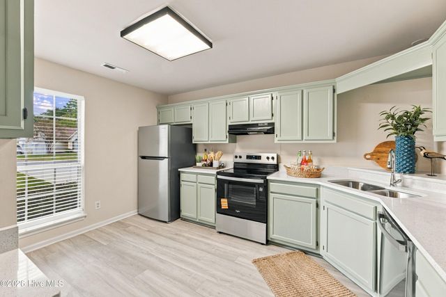 2704 Manor Court, Wilmington, NC 28405