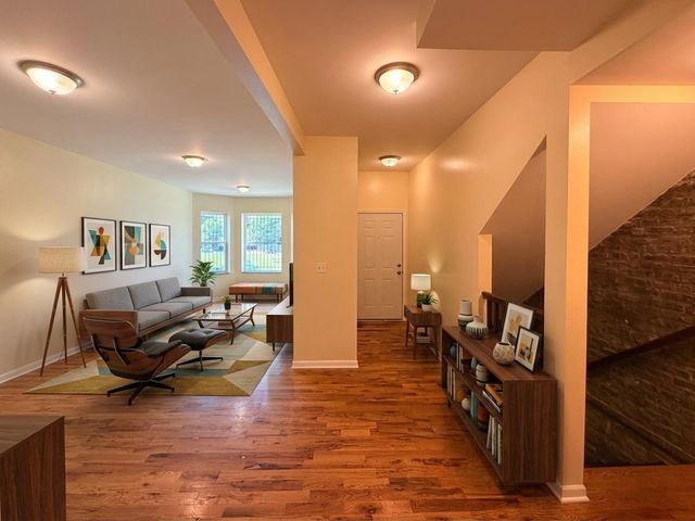 1527 E 66th Place, Chicago, IL 60637