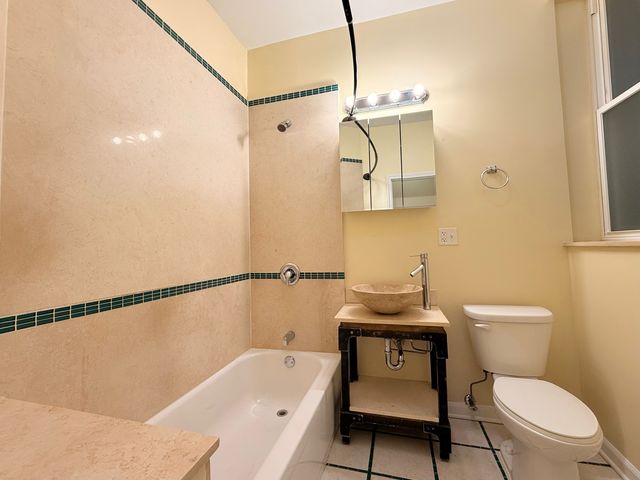 1527 E 66th Place, Chicago, IL 60637