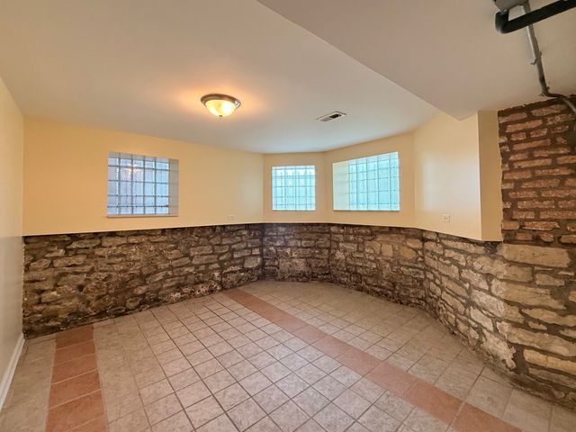 1527 E 66th Place, Chicago, IL 60637