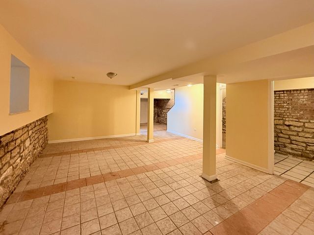 1527 E 66th Place, Chicago, IL 60637