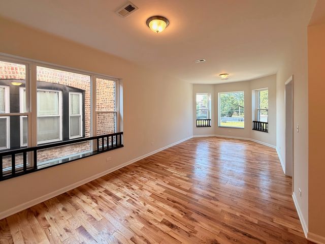 1527 E 66th Place, Chicago, IL 60637