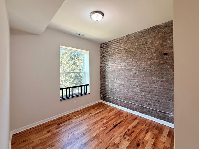 1527 E 66th Place, Chicago, IL 60637