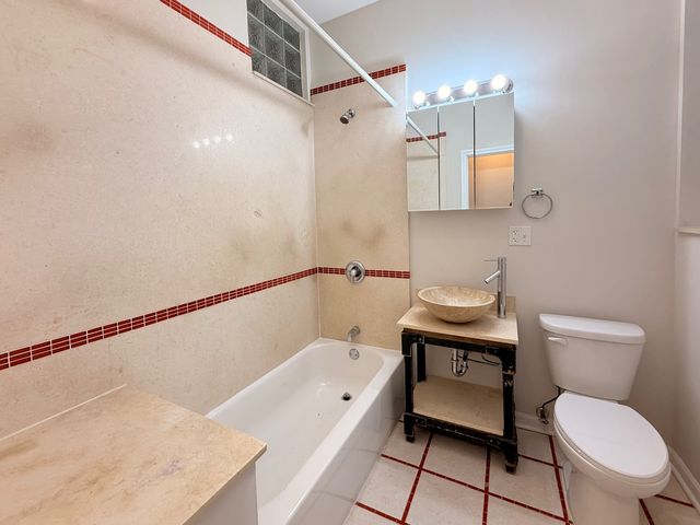 1527 E 66th Place, Chicago, IL 60637