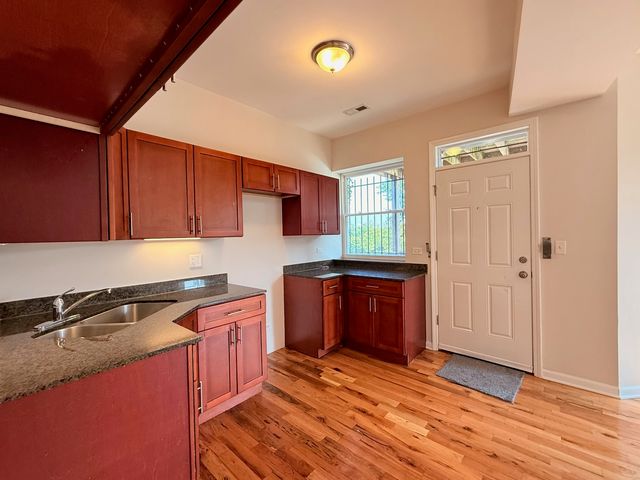 1527 E 66th Place, Chicago, IL 60637