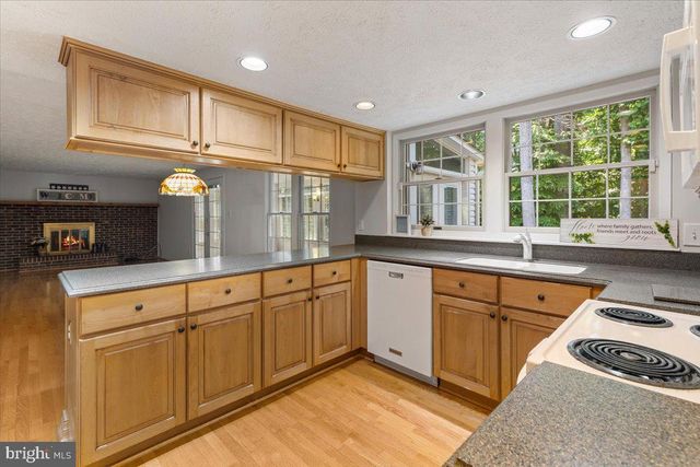 7805 ROUNDABOUT WAY, Springfield, VA 22153