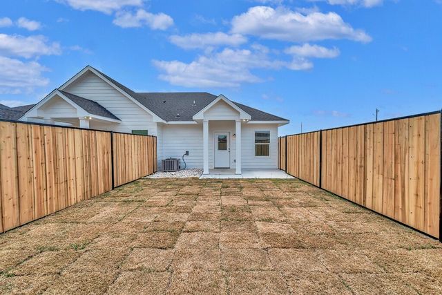 128 Morris Court, Mcgregor, TX 76657
