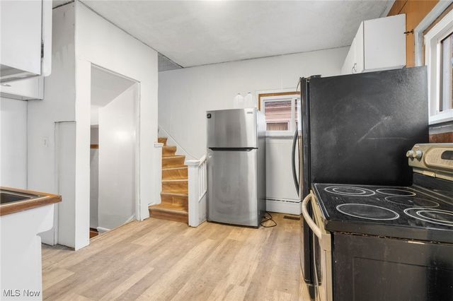 10624 Grantwood Avenue, Cleveland, OH 44108