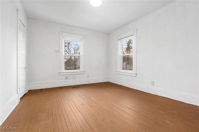 10624 Grantwood Avenue, Cleveland, OH 44108