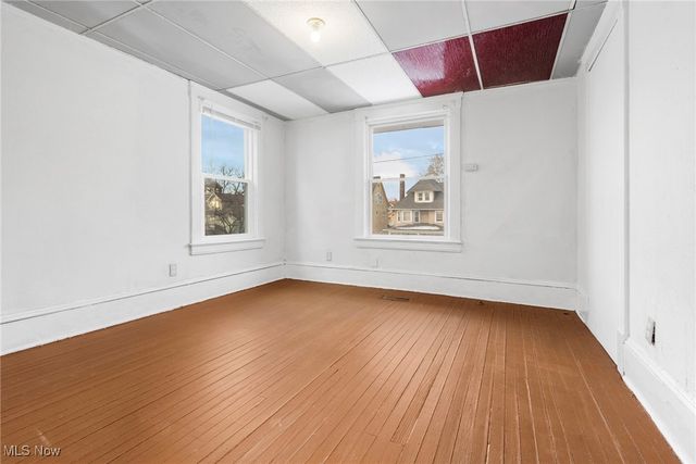 10624 Grantwood Avenue, Cleveland, OH 44108