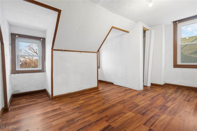 10624 Grantwood Avenue, Cleveland, OH 44108