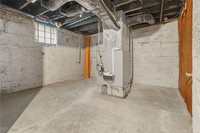 10624 Grantwood Avenue, Cleveland, OH 44108