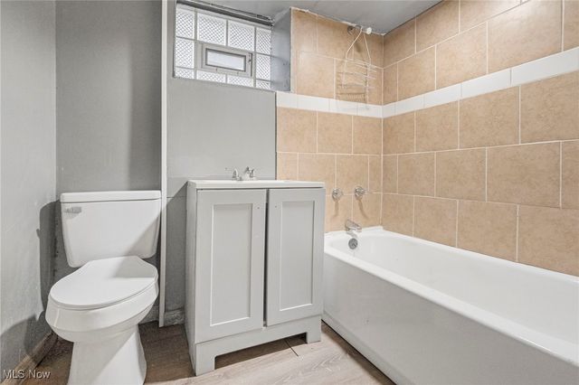 10624 Grantwood Avenue, Cleveland, OH 44108