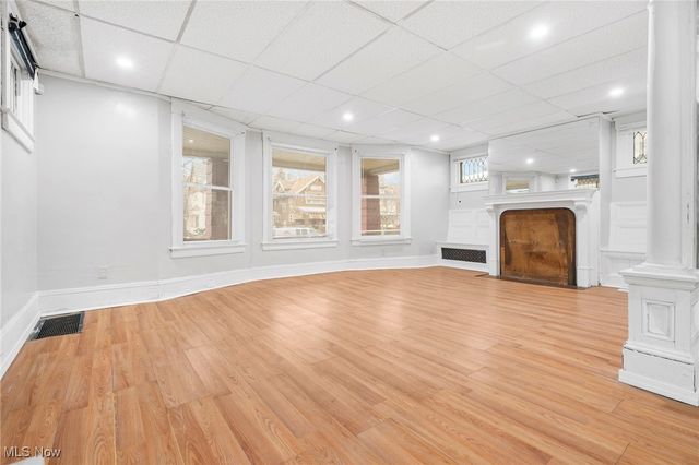 10624 Grantwood Avenue, Cleveland, OH 44108