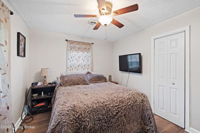 10804 June Dr, Fairdale, KY 40118