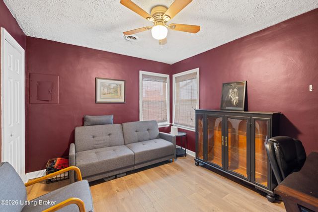 10804 June Dr, Fairdale, KY 40118