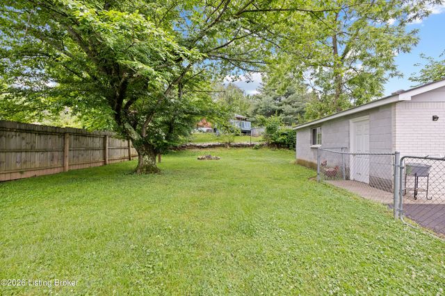 10804 June Dr, Fairdale, KY 40118