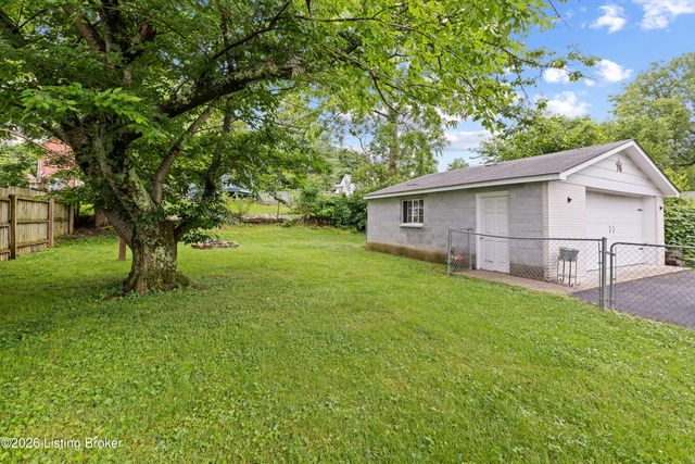 10804 June Dr, Fairdale, KY 40118