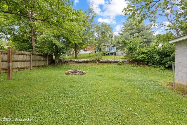 10804 June Dr, Fairdale, KY 40118