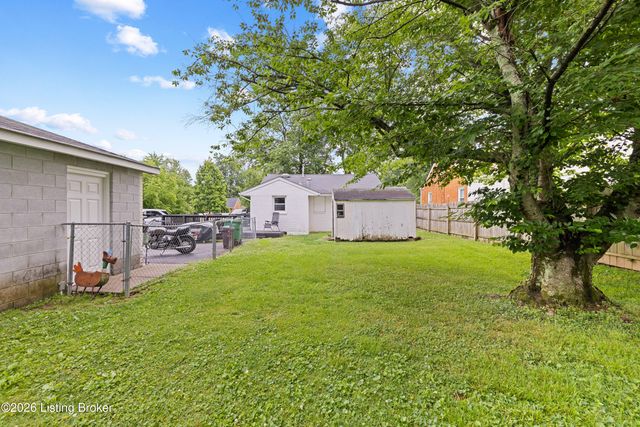 10804 June Dr, Fairdale, KY 40118