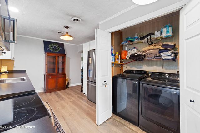 10804 June Dr, Fairdale, KY 40118
