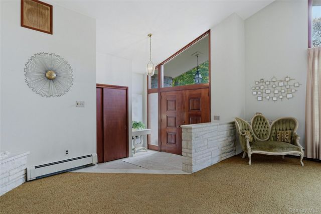 11 Washington Place, Port Washington, NY 11050