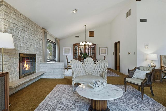 11 Washington Place, Port Washington, NY 11050